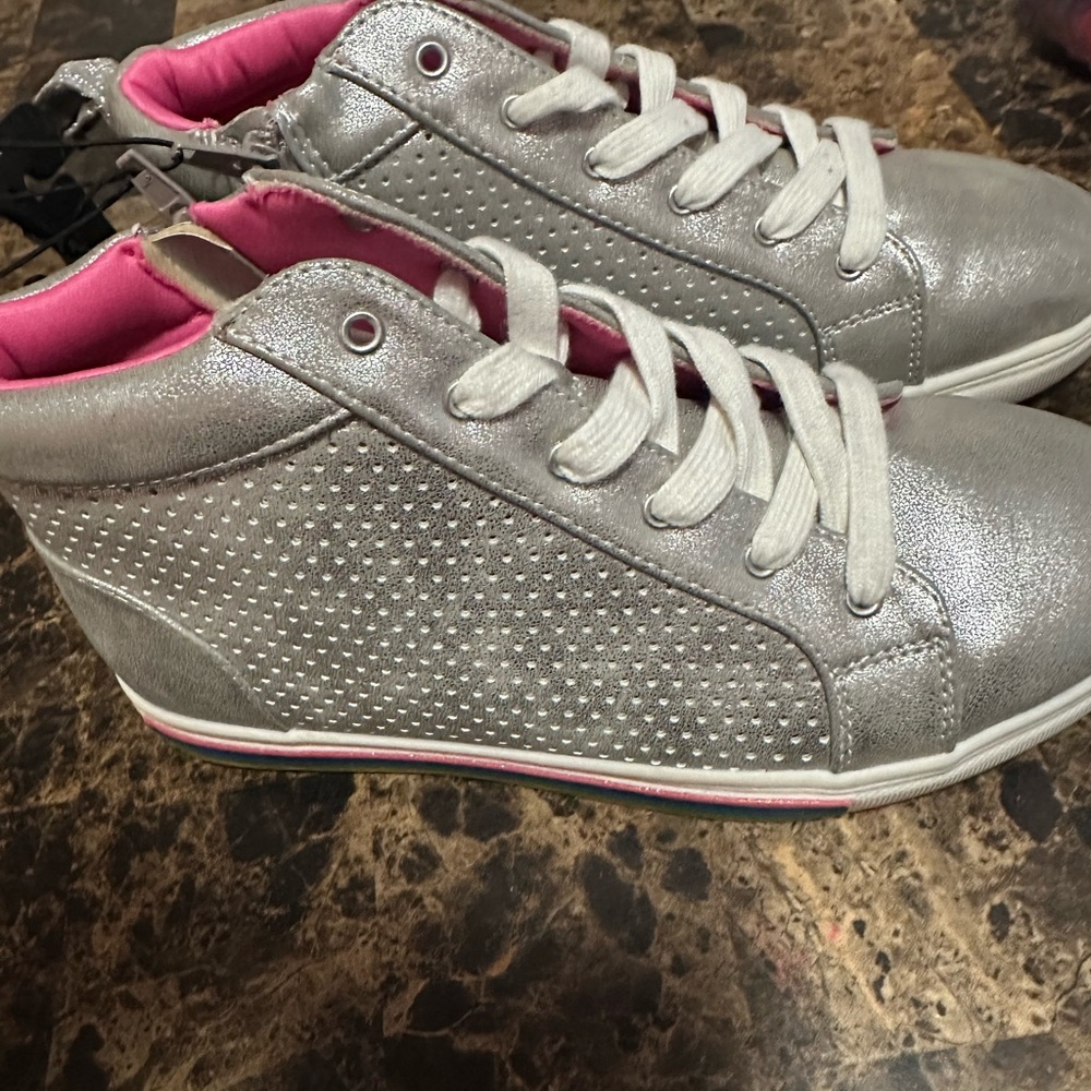 Girls sicker high tops